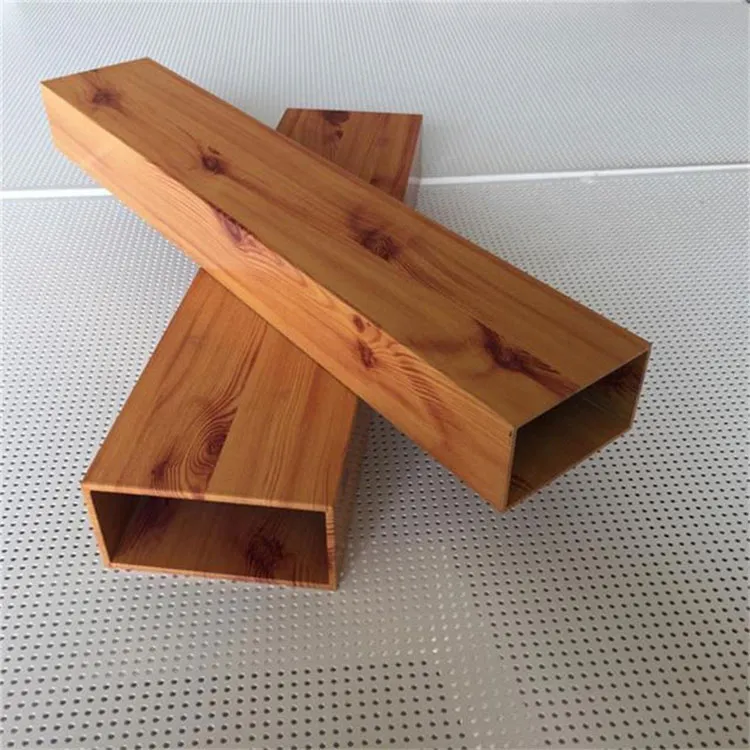 Estne lignum Grain Aluminium Rectangularis Square Tube Garnering Operam in aedificatione et Design Sector?