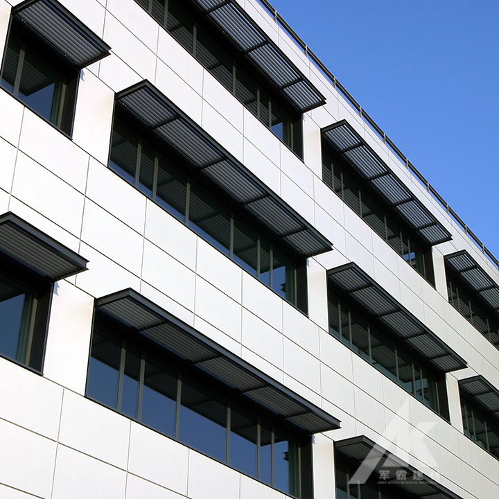 Quid est velum parietis aluminium crusta?