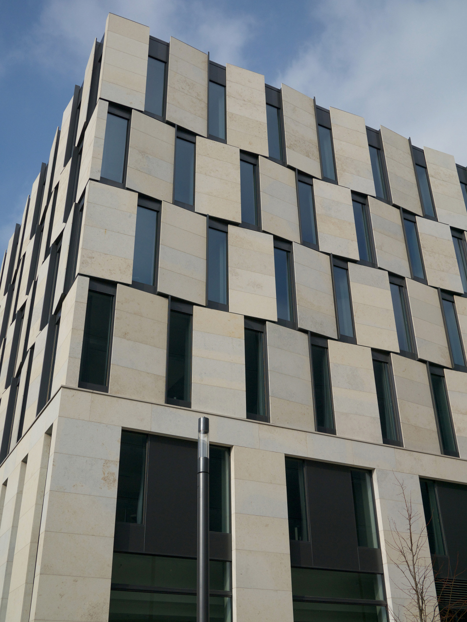 Quae sunt causae et solutiones Aluminium Veneer inaequale?
